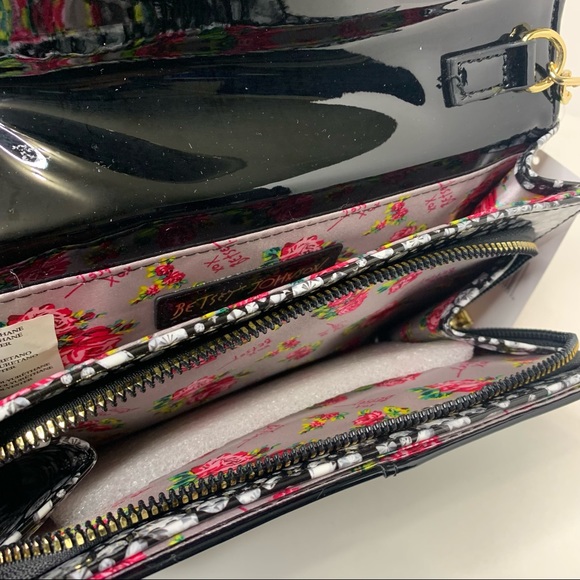 Betsey Johnson lady’s handbag - Picture 5 of 6
